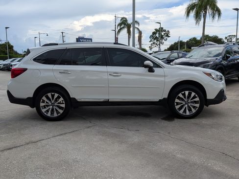 Used 2018 Subaru Outback 2.5i Touring w/ Popular Package #3 AWD/4WD image 3