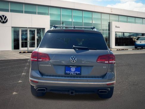 Used 2016 Volkswagen Touareg TDI AWD/4WD image 6