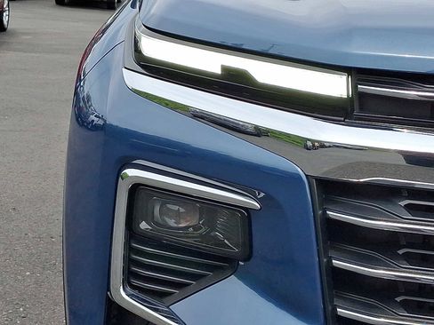 Used 2025 Chevrolet Traverse LT w/ LPO, Floor Liner Package AWD/4WD image 9