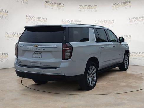 Used 2021 Chevrolet Suburban Premier w/ Premium Package AWD/4WD image 5