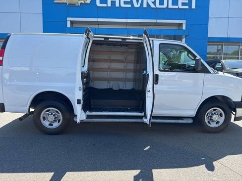 Used 2024 Chevrolet Express 2500 w/ Driver Convenience Package RWD image 21
