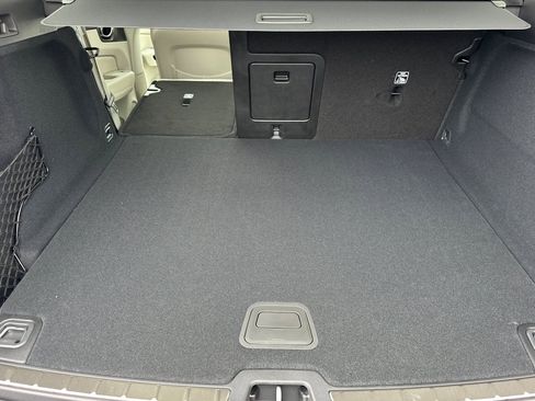 Certified 2025 Volvo XC60 B5 Ultra w/ Protection Package Premier image 16