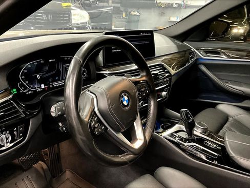 Used 2021 BMW 530e image 17