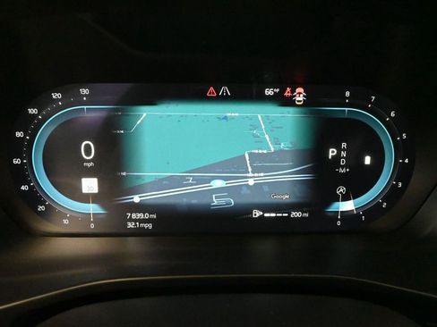 Used 2023 Volvo XC40 B5 Core image 30