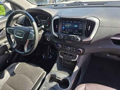 Used 2024 GMC Terrain SLT AWD/4WD image 10