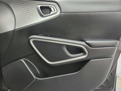 Used 2023 Kia Soul S FWD image 27