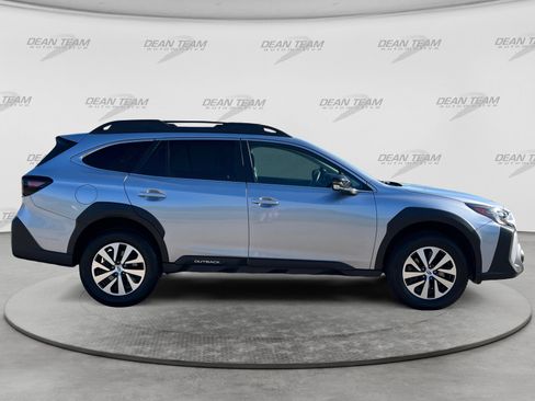 Used 2024 Subaru Outback Premium AWD/4WD image 10
