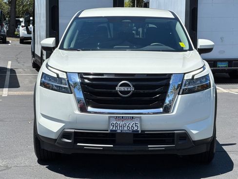 Used 2022 Nissan Pathfinder S w/ Cargo Package AWD/4WD image 8