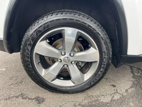 Used 2015 Jeep Grand Cherokee Limited AWD/4WD image 26