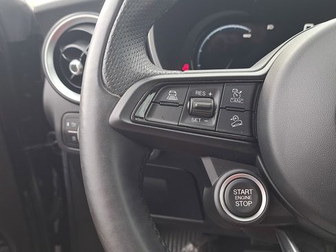 Used 2024 Alfa Romeo Stelvio Ti w/ Performance Driving Package image 21