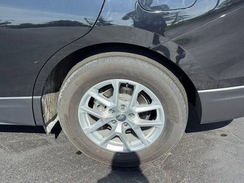 Used 2024 Chevrolet Equinox LT w/ LPO, Floor Liner Package FWD image 4