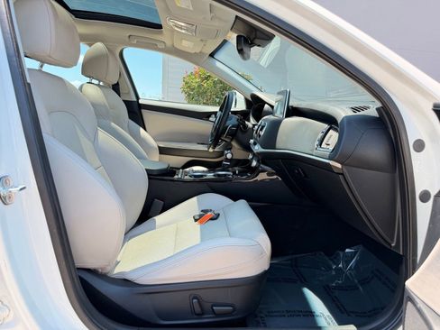 Used 2019 Kia Stinger Premium RWD image 27