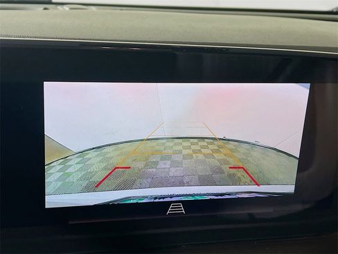 Used 2024 Buick Encore GX Avenir image 13