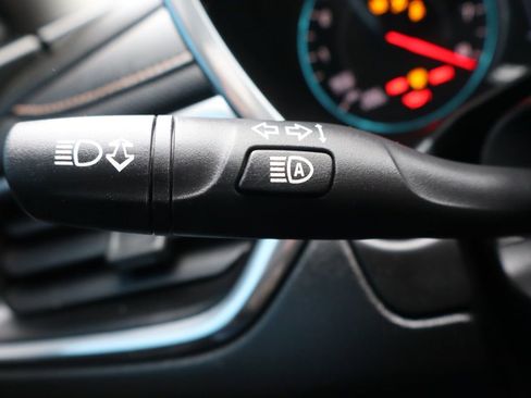 Used 2018 Chevrolet Equinox Premier AWD/4WD image 32
