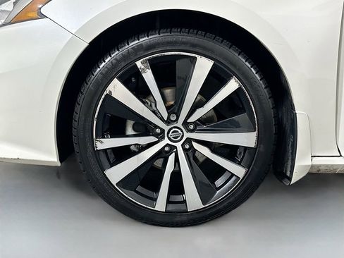 Used 2020 Nissan Altima 2.5 Platinum image 32