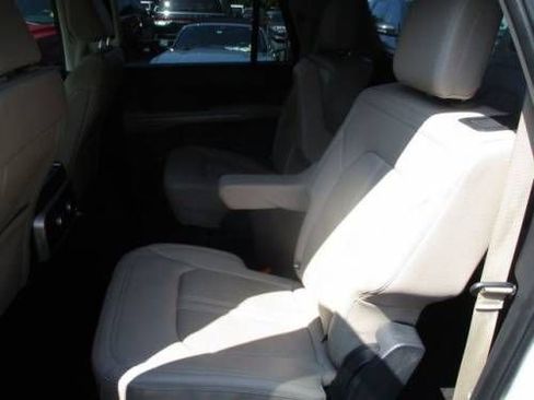 Used 2023 Ford Expedition Max Limited image 11
