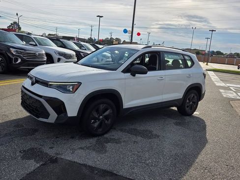 Used 2025 Volkswagen Taos S FWD image 3