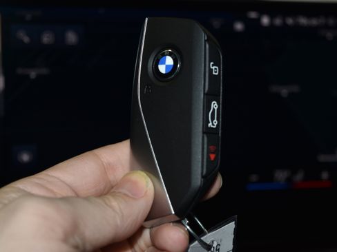 New 2026 BMW X6 xDrive40i w/ Executive Package image 16