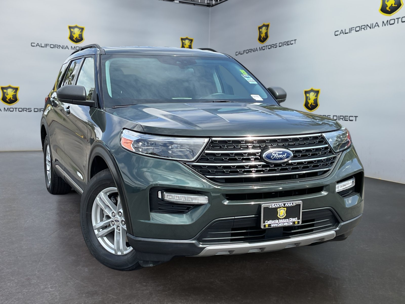 Used 2023 Ford Explorer XLT w/ Equipment Group 202A RWD image 3