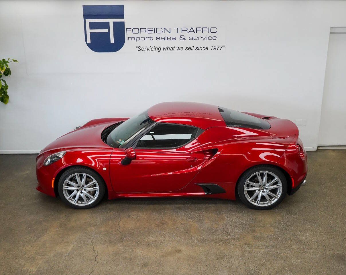 Used 2016 Alfa Romeo 4C Coupe w/ Convenience Group - Coupe RWD image 22