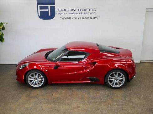Used 2016 Alfa Romeo 4C Coupe w/ Convenience Group - Coupe RWD image 22