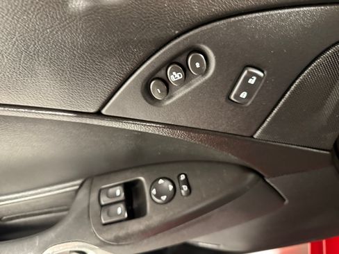 Used 2005 Chevrolet Corvette Coupe w/ Preferred Equipment Group RWD image 12
