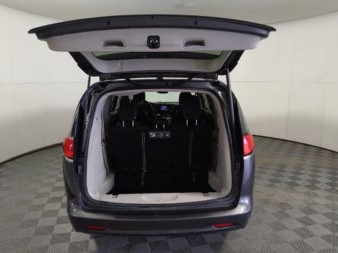 Used 2021 Chrysler Voyager Lxi FWD image 29