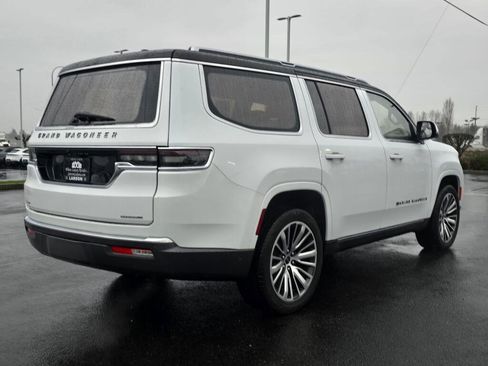 Used 2022 Jeep Grand Wagoneer Series III AWD/4WD image 8