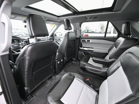 Certified 2023 Ford Explorer XLT w/ Equipment Group 202A image 21