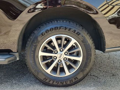 Used 2021 Ford Expedition XLT image 31