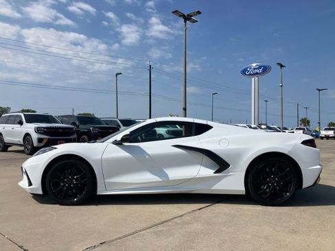 Used 2025 Chevrolet Corvette Stingray Coupe w/ 1LT RWD image 4
