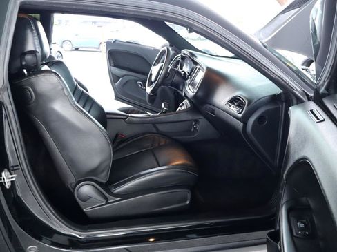 Used 2016 Dodge Challenger SRT Hellcat RWD image 32