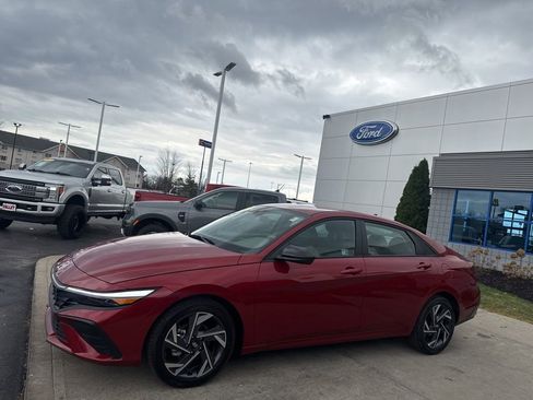 Used 2025 Hyundai Elantra Sport image 10