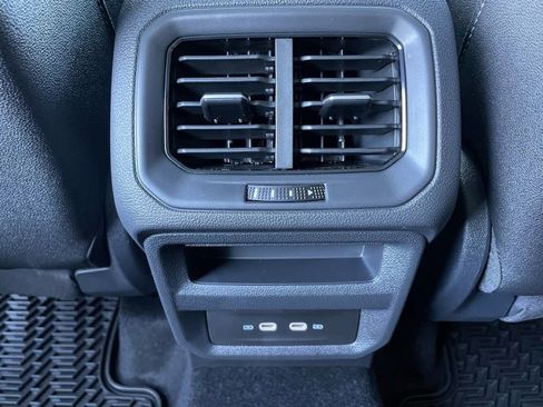 New 2026 Volkswagen Taos SE FWD image 22