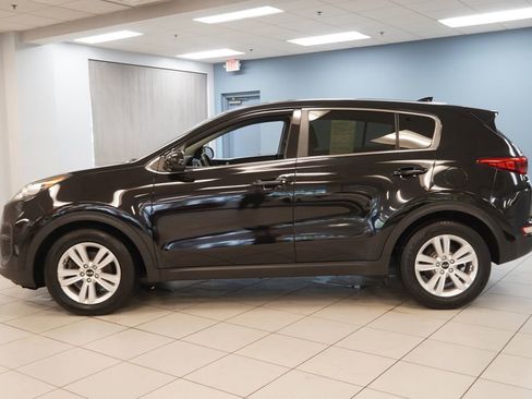 Used 2018 Kia Sportage LX FWD image 2