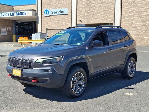 Used 2022 Jeep Cherokee Trailhawk w/ Comfort/Convenience Group AWD/4WD image 3