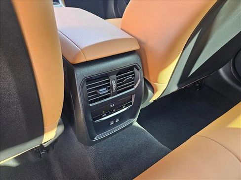 Used 2025 BMW 330i Sedan w/ Premium Package image 18