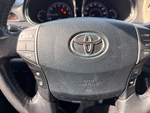Used 2012 Toyota Avalon FWD image 19