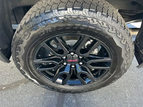 Used 2025 GMC Sierra 1500 Elevation image 25