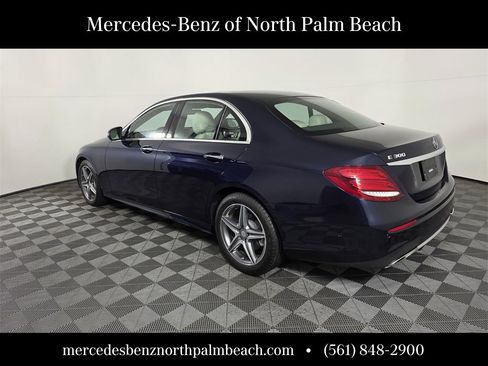 Used 2017 Mercedes-Benz E 300 E 300 image 4