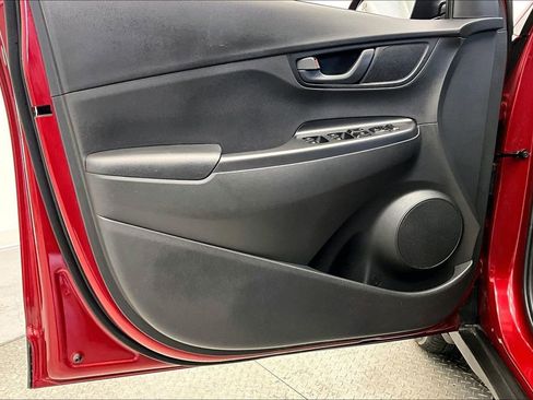 Used 2023 Hyundai Kona SE image 17