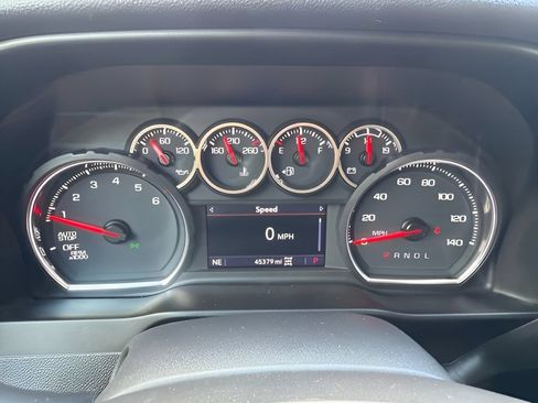 Used 2021 Chevrolet Silverado 1500 LT AWD/4WD image 16