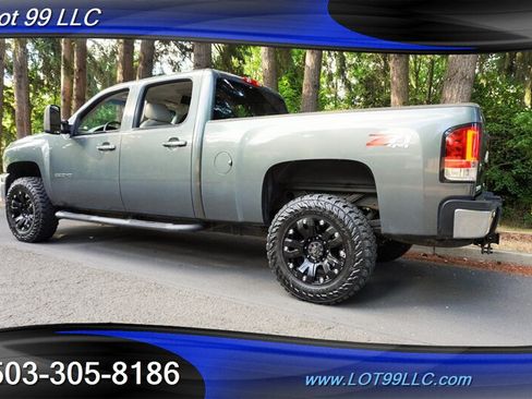 Used 2011 Chevrolet Silverado 2500 LTZ w/ LTZ Plus Package AWD/4WD image 11