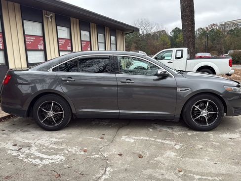 Used 2016 Ford Taurus Limited image 8