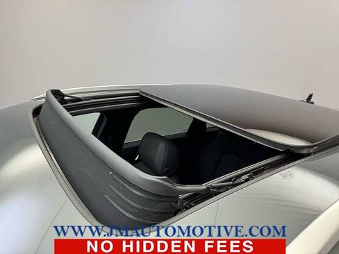 Used 2020 Audi Q3 2.0T Premium w/ Convenience Package AWD/4WD image 11