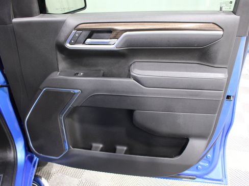 Used 2025 Chevrolet Silverado 1500 LT AWD/4WD image 27