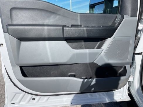 Used 2024 Ford F250 XL w/ XL Chrome Package image 11