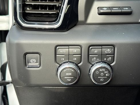 New 2026 GMC Sierra 3500 Denali Ultimate image 30