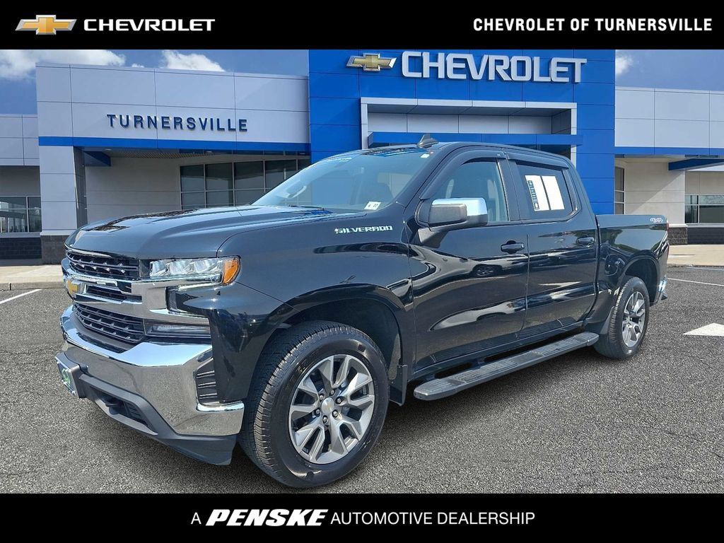 Certified 2022 Chevrolet Silverado 1500 LT AWD/4WD image 1