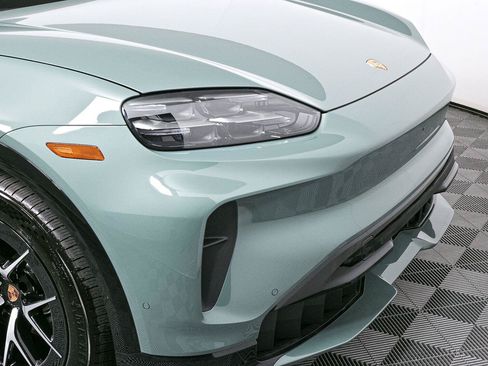 New 2026 Porsche Cayenne Electric AWD/4WD image 38